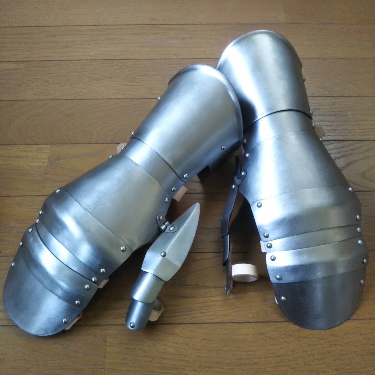 送料込 インテリア 飾り 小手 防具 西洋 鎧 甲冑