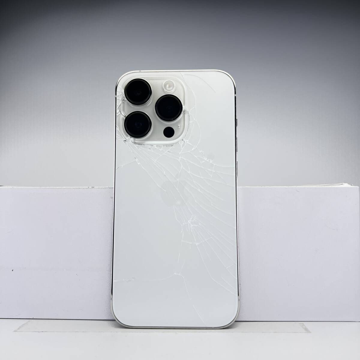 iPhone 14 Pro 256GB シルバー SIMフリー 訳あり品 ジャンク 中古本体 