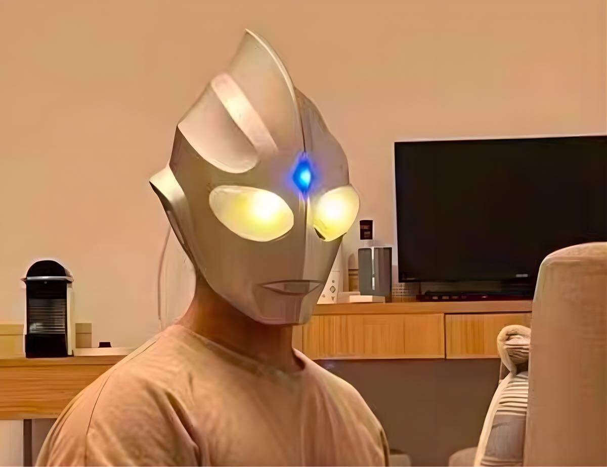 ウルトラマン　リアルマスク　発光機能　デラックスバージョン　コスチューム　コスプレ マスク : [EINI] Yahoo!オークション - 発光