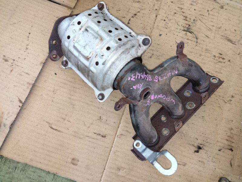ススキ K6A 触媒 エキマニ 85G-CO8 スズキ K6A 触媒 85G-C01 中古品