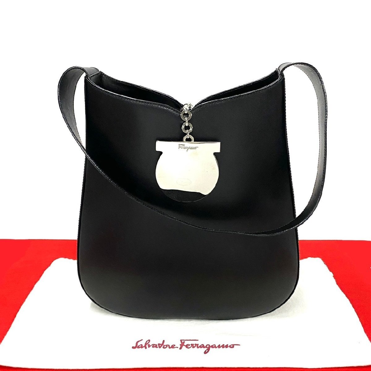 極 美品 Salvatore Ferragamo サルヴァトーレフェラガモ ガンチーニ 