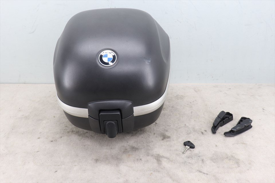  328189 ＢＭＷ Ｆ６５０ＧＳ ２００４年式より取り外し 純正 トップケース リアボックス パニアケース(トップケース)｜売買されたオークション情報、yahooの商品情報をアーカイブ公開 - オー トップケース