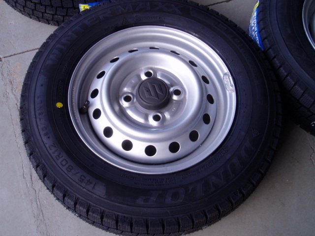【スズキ純正】ウインターマックス最新モデル★145/80R12 80/78N キャリィ等 145&frasl;80R12 80&frasl;78N ダンロップ LMG OFF-STYLE 333921年