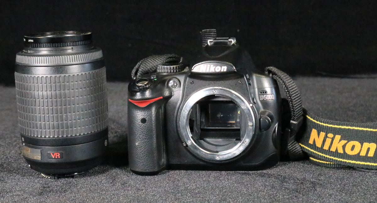 Nikon ニコン D5000 NIKKOR 18-55mm 1:3.5-5.6G デジタル一眼レフ 