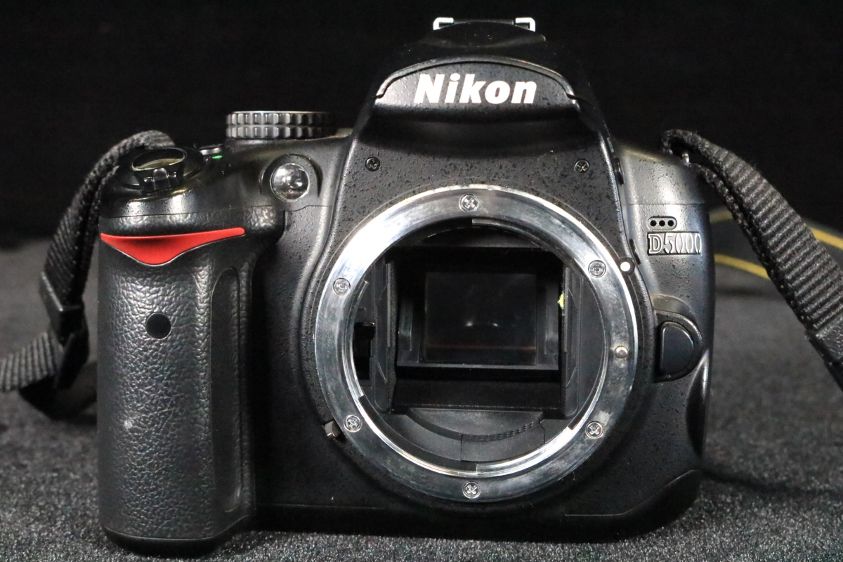 Nikon ニコン D5000 NIKKOR 18-55mm 1:3.5-5.6G デジタル一眼レフ 