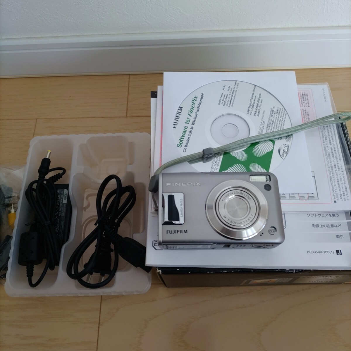 FinePix F31fd シルバー FUJIFILM デジカメ デジタルカメラ 美品 付属