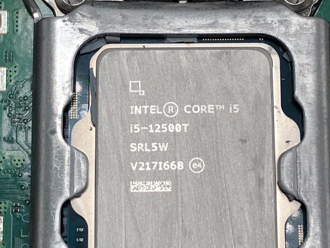 ジャンクhp EliteDesk 600 G9 SFF i3-12100 HP Elite 600 G9