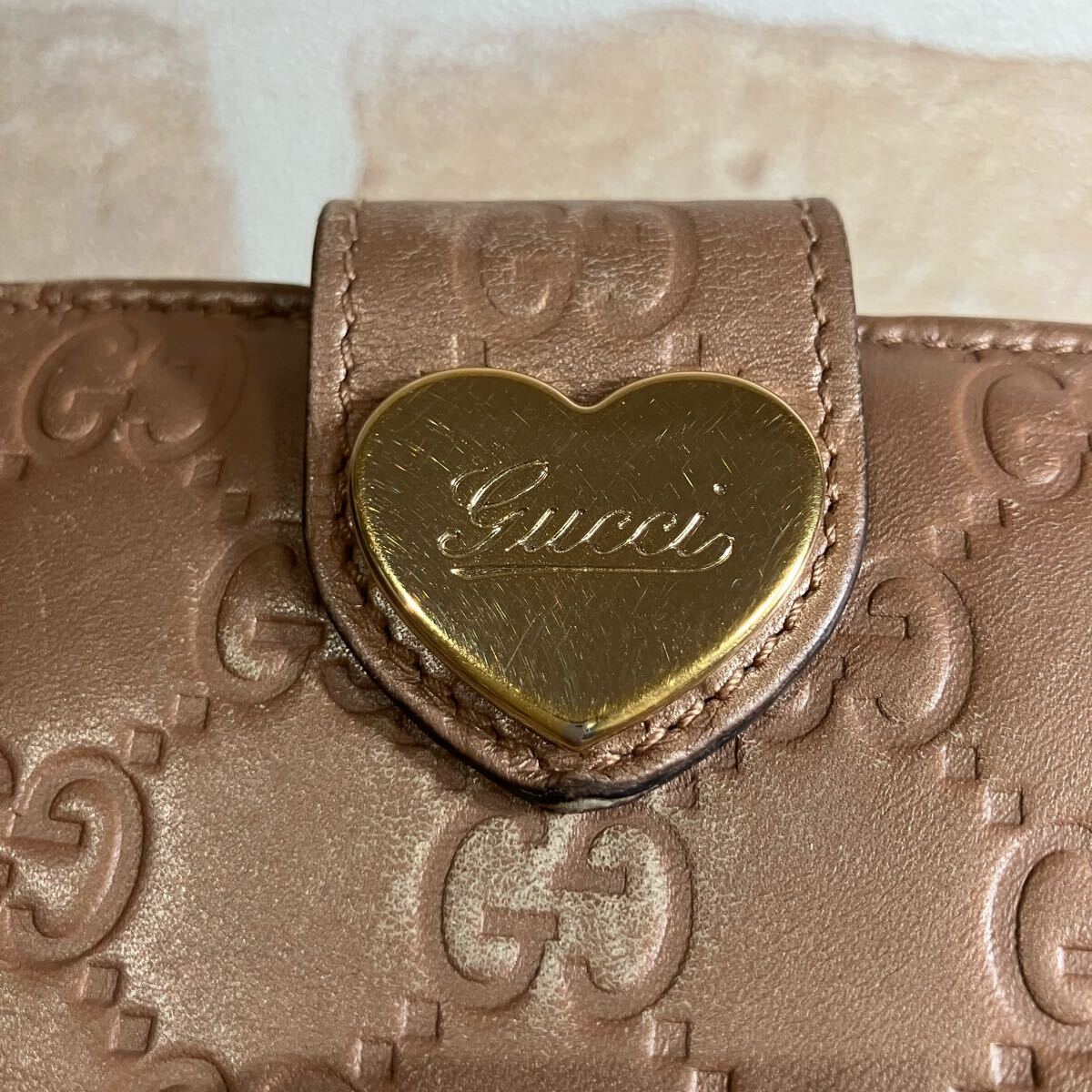 GUCCI グッチ 二つ折り財布 ハートロゴ GUCCI グッチ 二つ折り財布