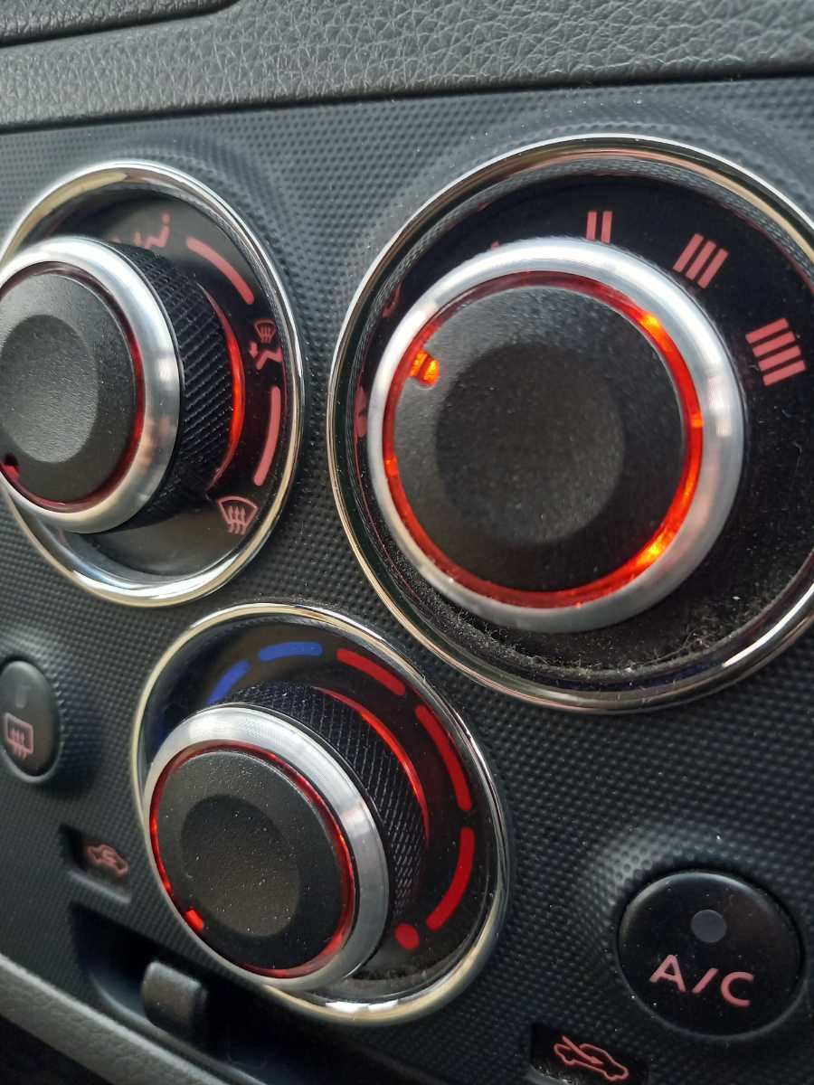 NV350キャラバン 　エアコンダイヤル_9