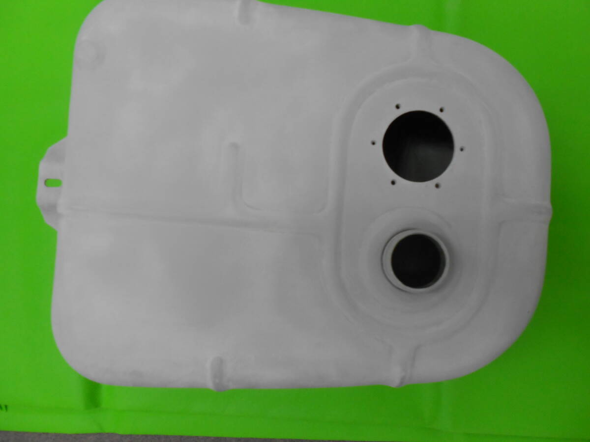 富士重工　ラビットスクーター　S301　燃料タンク　後ろ1本止め_1