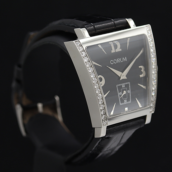 1円 保/箱付 稼働 新品同様 コルム トラピーズ 106.406.47 ダイヤベゼル 黒文字盤 スモセコ QZ メンズ腕時計 NSY 0016500 2JWT_2