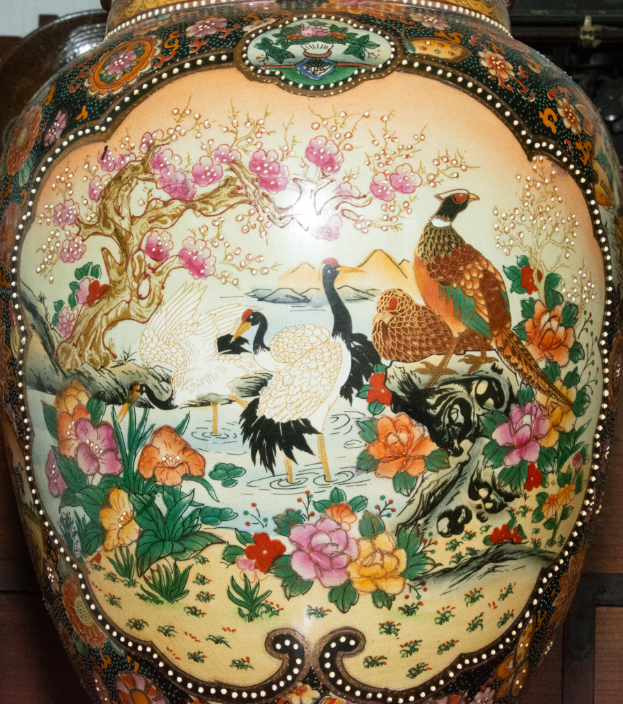 特大 豪華絢爛 薩摩焼 花鳥図 蝶 飾壺 高さ約61.3cm 和風インテリア