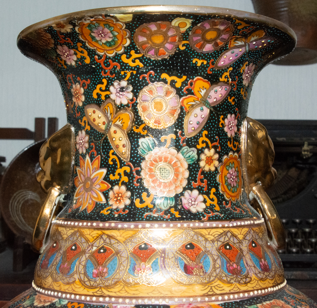 特大 豪華絢爛 薩摩焼 花鳥図 蝶 飾壺 高さ約61.3cm 和風インテリア