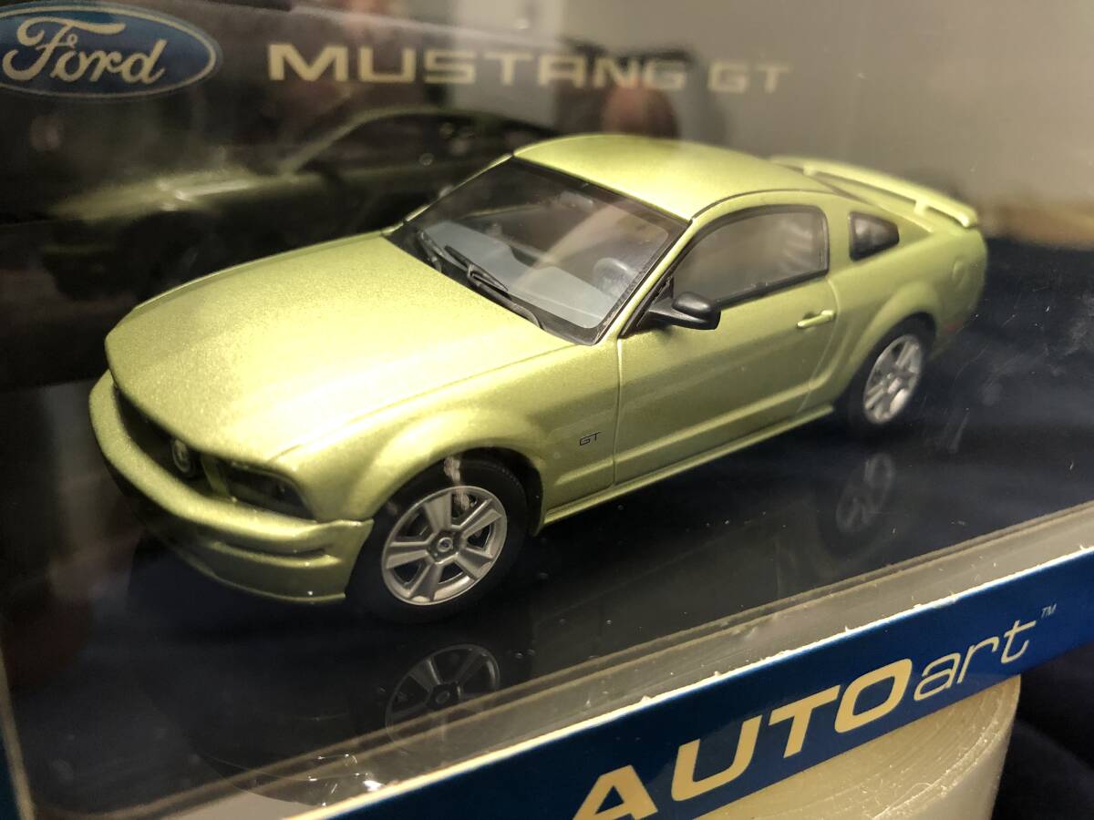 当時物！在庫品・AUTO art・1/43 フォードマスタング GT 2005 (ライムグリーン)・未開封品・現品限り！_2