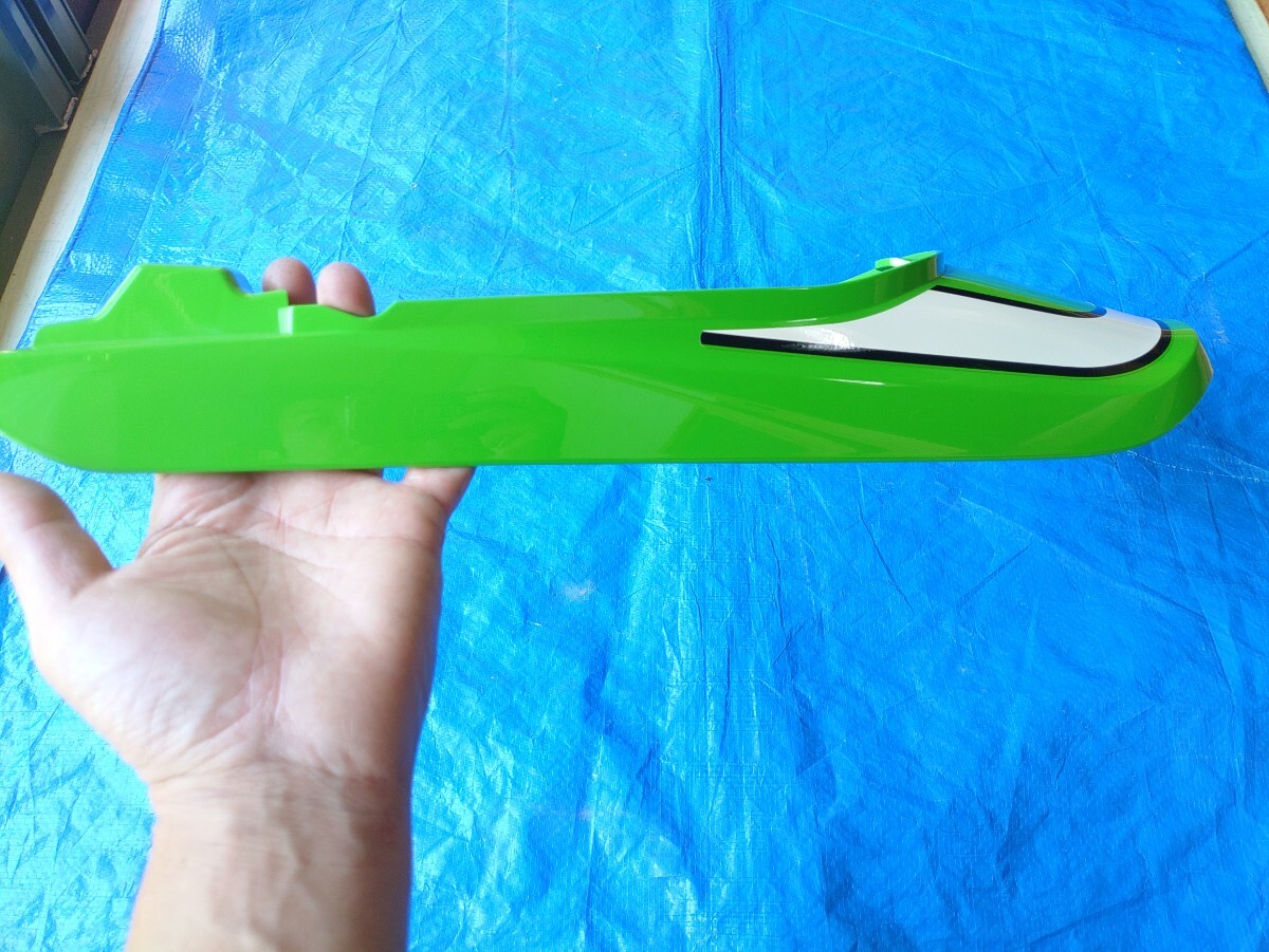 Z900RS カフェ cafe 純正 テールカウル ライムグリーン　品番36041-0049-7F_2