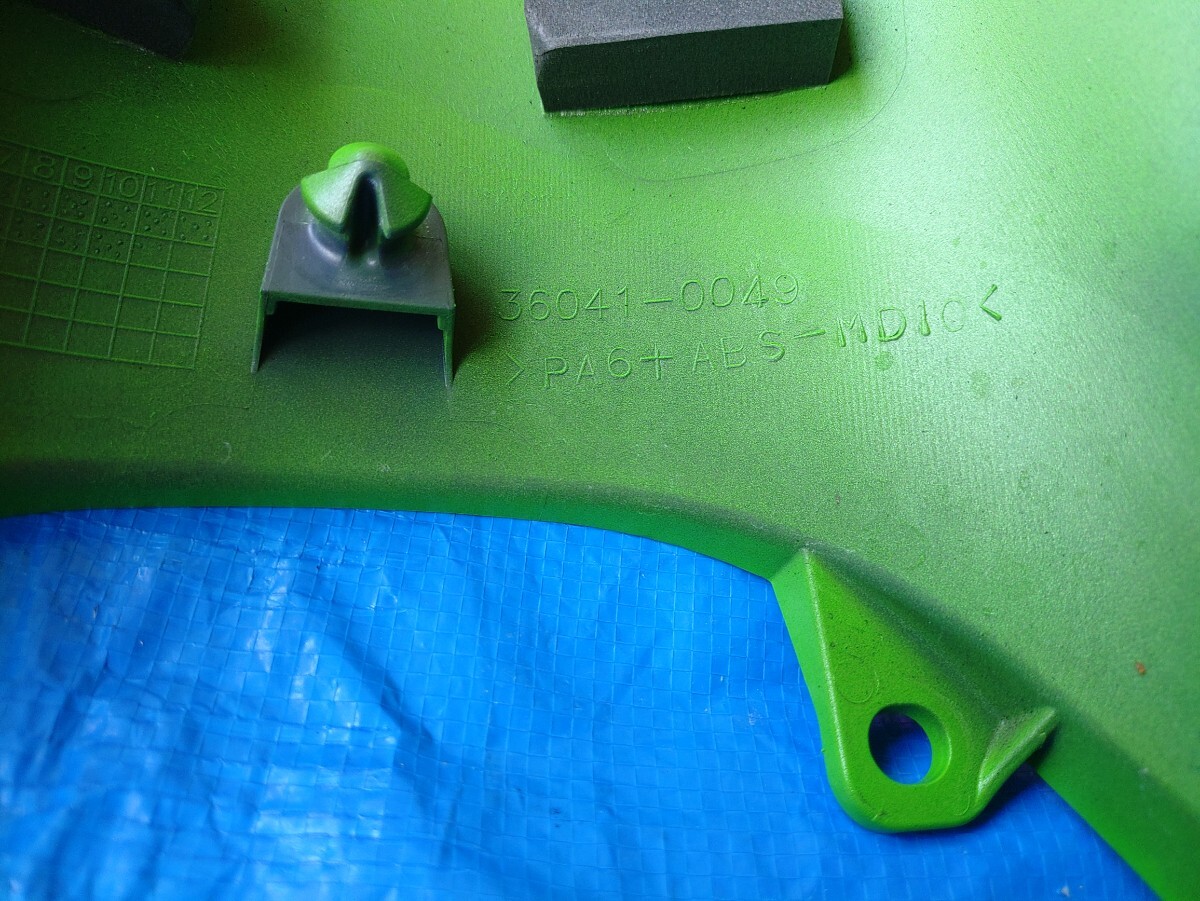 Z900RS カフェ cafe 純正 テールカウル ライムグリーン　品番36041-0049-7F_5