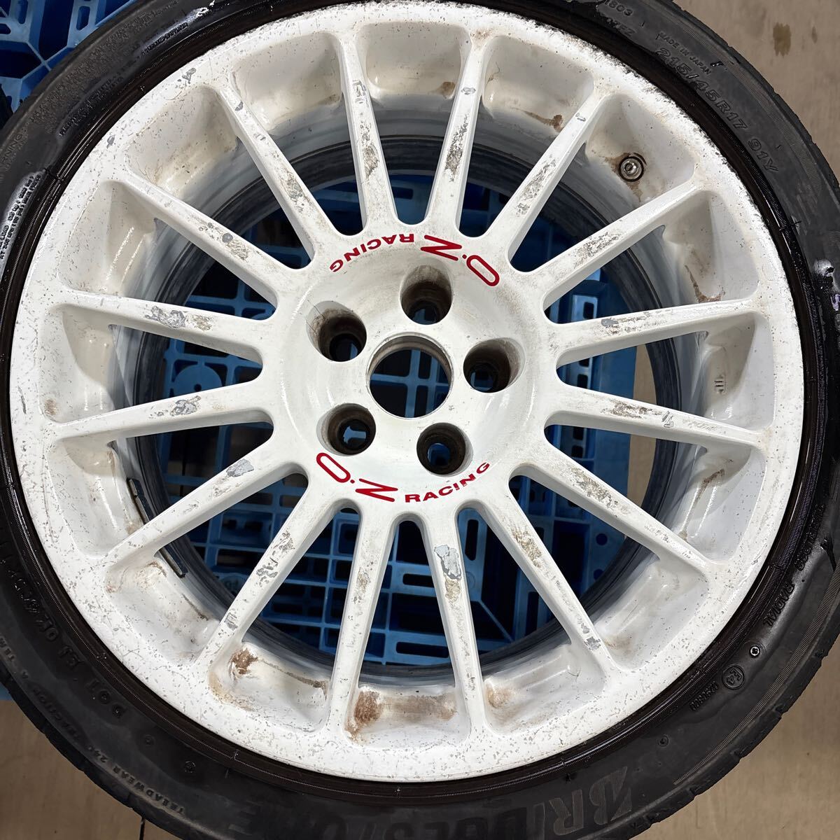 TA-259 激安 ホイール OZレーシング 17インチ 8J +35 PCD100 5H 215 