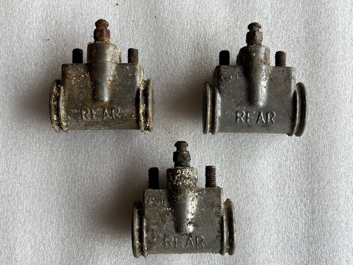 スバル360リアブレーキホイールシリンダー　5/8が2個と11/16が1個 ジャンク品_1