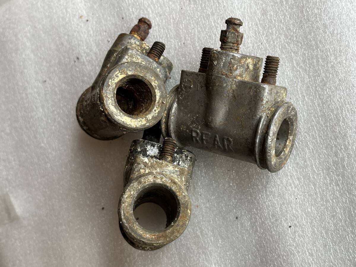 スバル360リアブレーキホイールシリンダー　5/8が2個と11/16が1個 ジャンク品_3