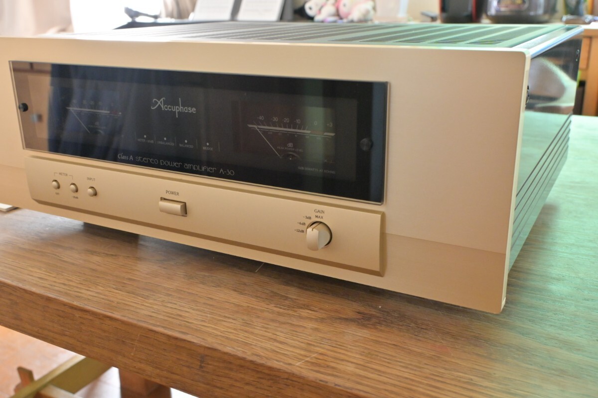 Accuphase　アキュフェーズ　 A-30 パワーアンプ　美品で完動品　_1