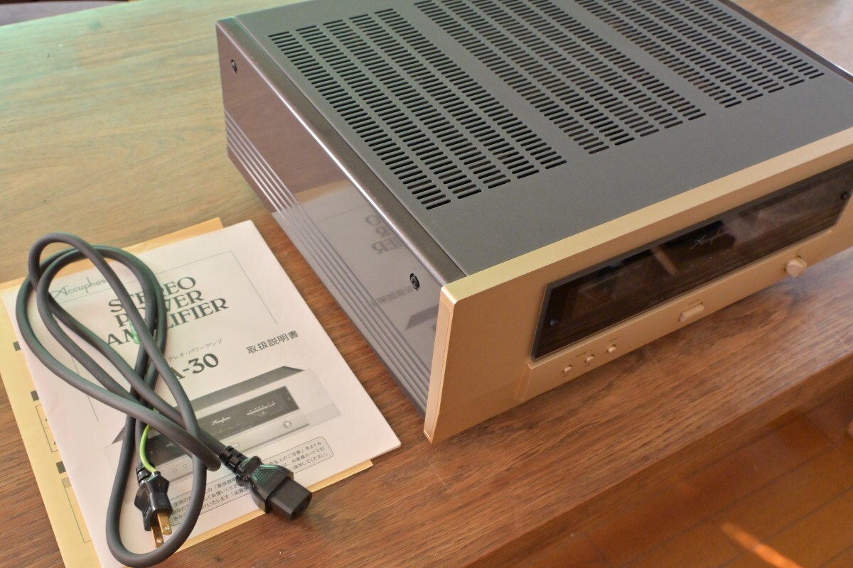Accuphase　アキュフェーズ　 A-30 パワーアンプ　美品で完動品　_2