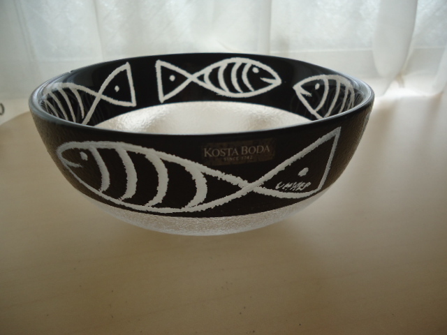コスタボダ　「 Fiｓｈ」柄　ウルリカ・ハイドマン・バリーンのデザインボウル　訳あり！！　径15.0㎝_1