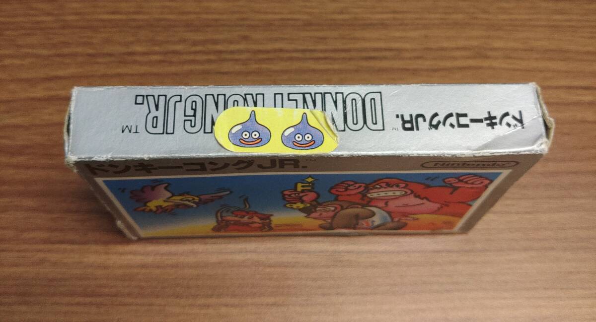 【中古品】FCドンキーコングJR.　箱・ソフト・説明書あり　箱難あり・ソフト黄ばみ傷あり・説明書の内側・裏面に落書きあり_2