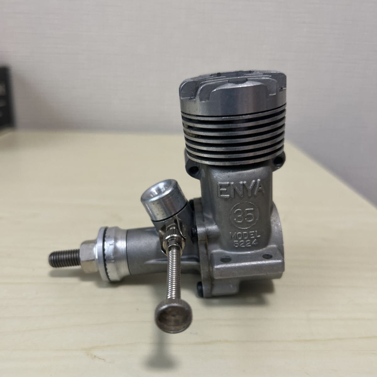 Uコン（コントロールライン）飛行機用エンジン　　　　エンヤ35-3B、※純正マフラー（中古）、エンヤ製スピンナーナット（新品）付属_6