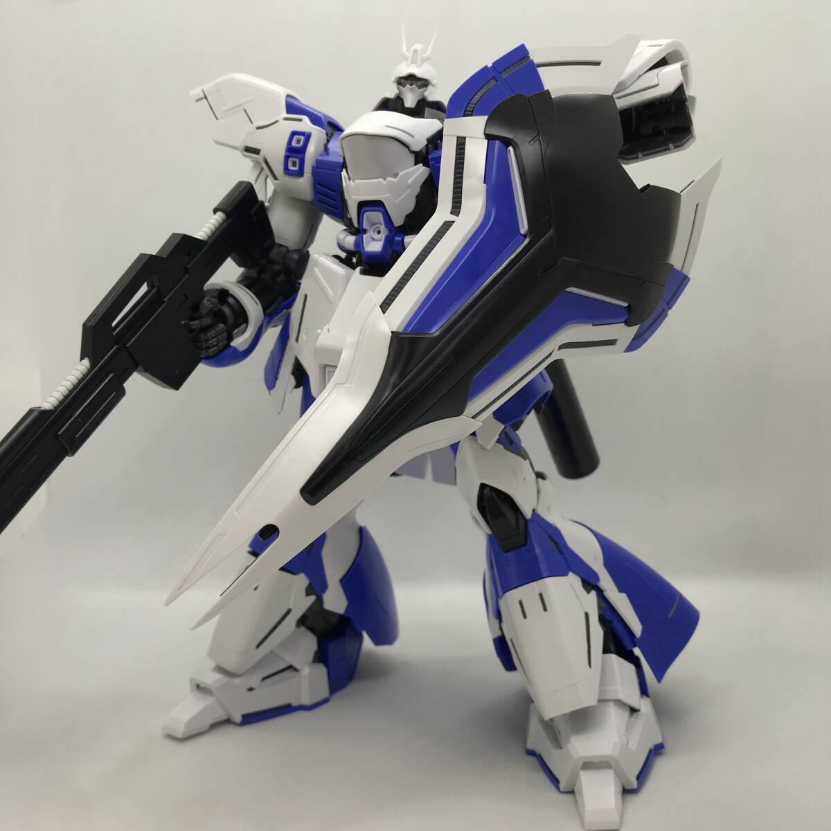 ok274 送料無料！バンダイ 海外限定 MG 1/100 サザビー （典藏Ver