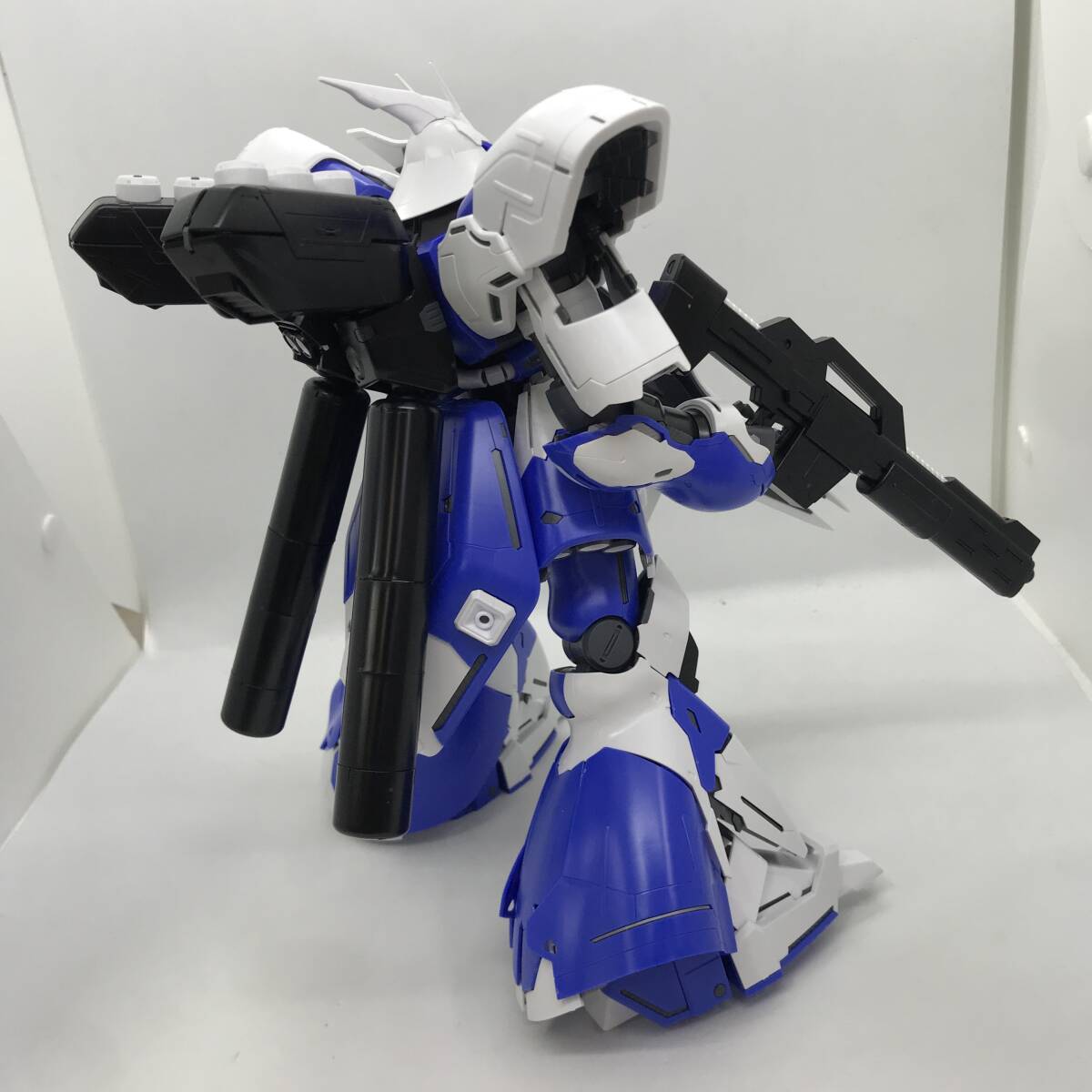 ok274 送料無料！バンダイ 海外限定 MG 1/100 サザビー （典藏Ver