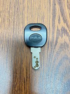 電動自転車用スペアキー　中古品　ヤマハ キー番号：D9227