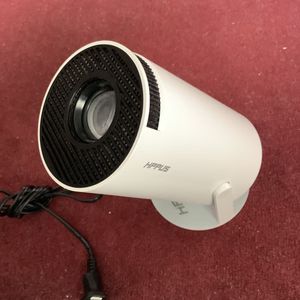 小型 プロジェクター　HPPUS/プロジェクター/HY300 通電のみ確認済み　現状品　送料600円