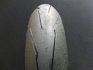 【送料無料★ ※沖縄・離島を除く】単品中古タイヤ!ピレリ◎スーパーコルサ V3. 140/70ZR