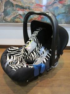 安心・安全　伊藤忠商事　ベビーキャリー＆カーベビーベッド　ベビーシート 取扱説明書付