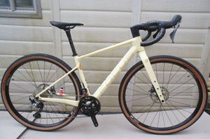 FOCUS ATLS8.8 フォーカスグラベルロード　カーボンフレーム