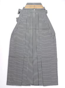 紳士物【馬乗り袴】正絹　縞柄　グレー/黒　《紐下：90cm》　e-204
