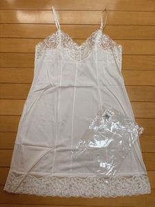 バスト100㎝ スリップ ナイロン100% ホワイト系 未使用保管品 入手困難