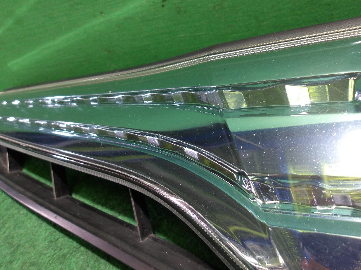 個人宅発送不可》◇◇ホンダ フィットHV GP1 純正 右ヘッドライト HID