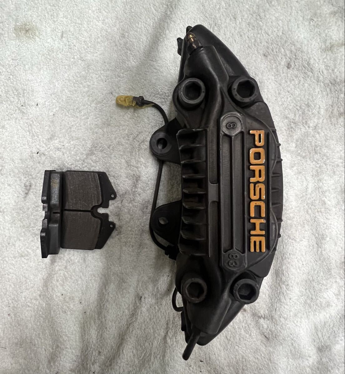 【もっちゃん】ポルシェ930 3.3 ターボ キャリパー PORSCHE ポルシェ 930 ターボ 911 turbo 純正 ブレーキ フロント