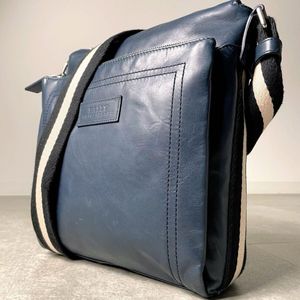 bally 現行のYahoo!オークション(旧ヤフオク!)の相場・価格を見る