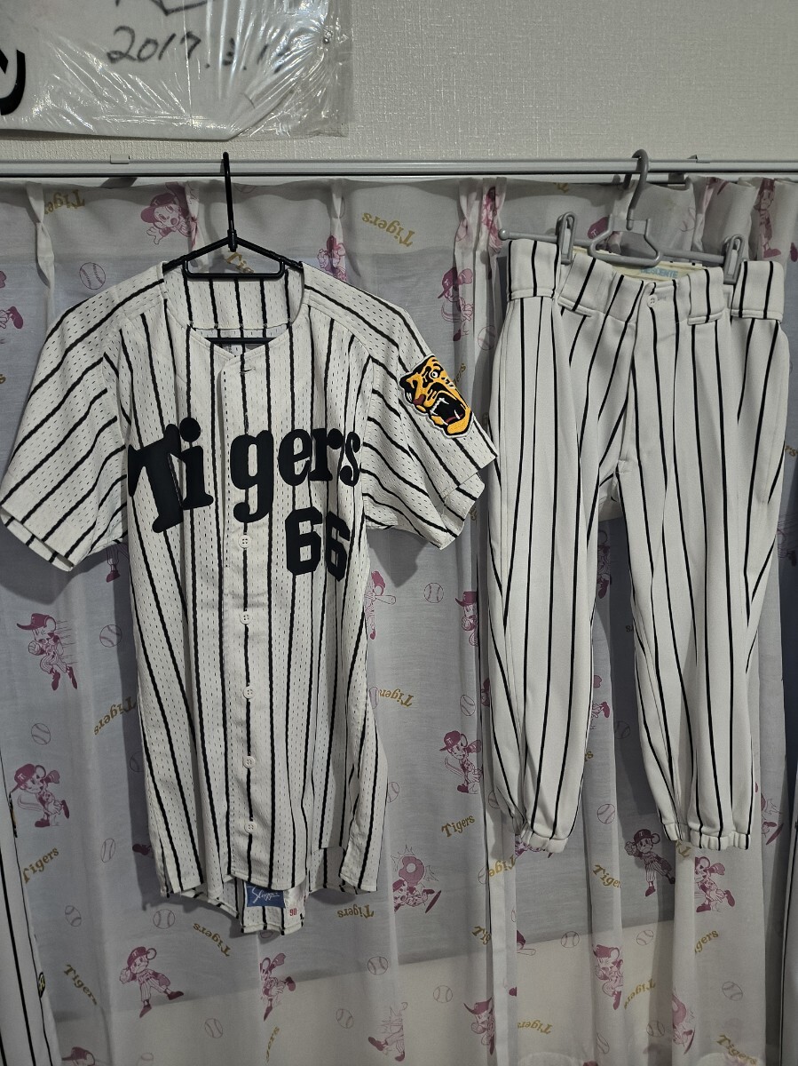 阪神タイガース　村山実監督ユニフォーム　永久欠番　未使用美品 阪神タイガース DESCENTE デサント 実使用 メッシュ 村山実 中村監督