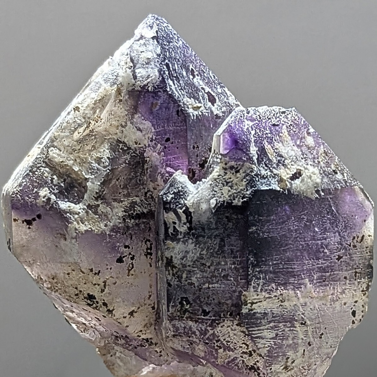 紫水晶 (アメジスト) 国産(滋賀県高島市マキノ町 山崎山) No.559(原石