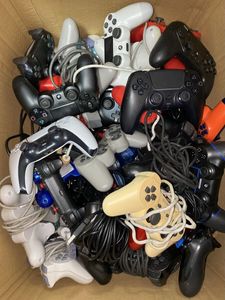 ps4 コントローラ ジャンクのYahoo!オークション(旧ヤフオク!)の相場