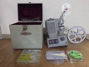 レトロ 映写機の値段と価格推移は？｜98件の売買データからレトロ