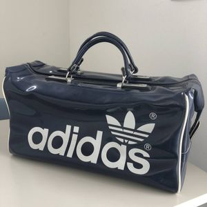 アディダスビンテージ エナメルボストンバッグ スーパースター 新品未使用！ アディダス エナメルボストンバッグ スーパースター