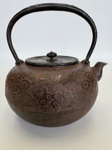 鬼面切合釜 横倉嘉山氏作 鬼面切合釜 横倉嘉山氏作 - メルカリ