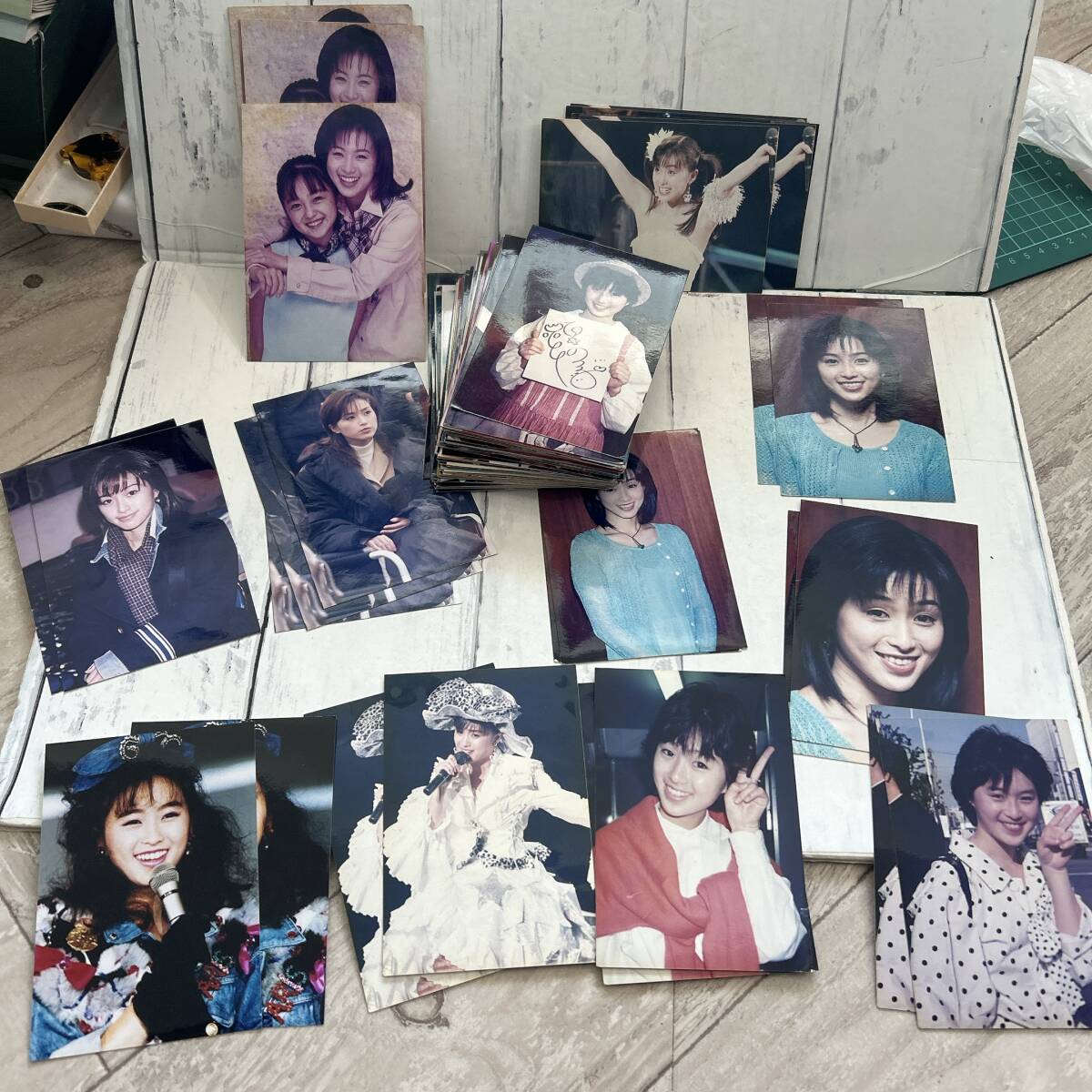 酒井法子さん生写真 32枚セット サービス判 生写真 酒井法子の値段と価格推移は？｜11件の売買データから生写真