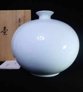 井上萬二 壺の値段と価格推移は？｜6件の売買データから井上萬二 壺の