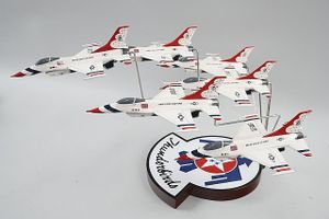 サンダーバーズ F-16の値段と価格推移は？｜16件の売買データから