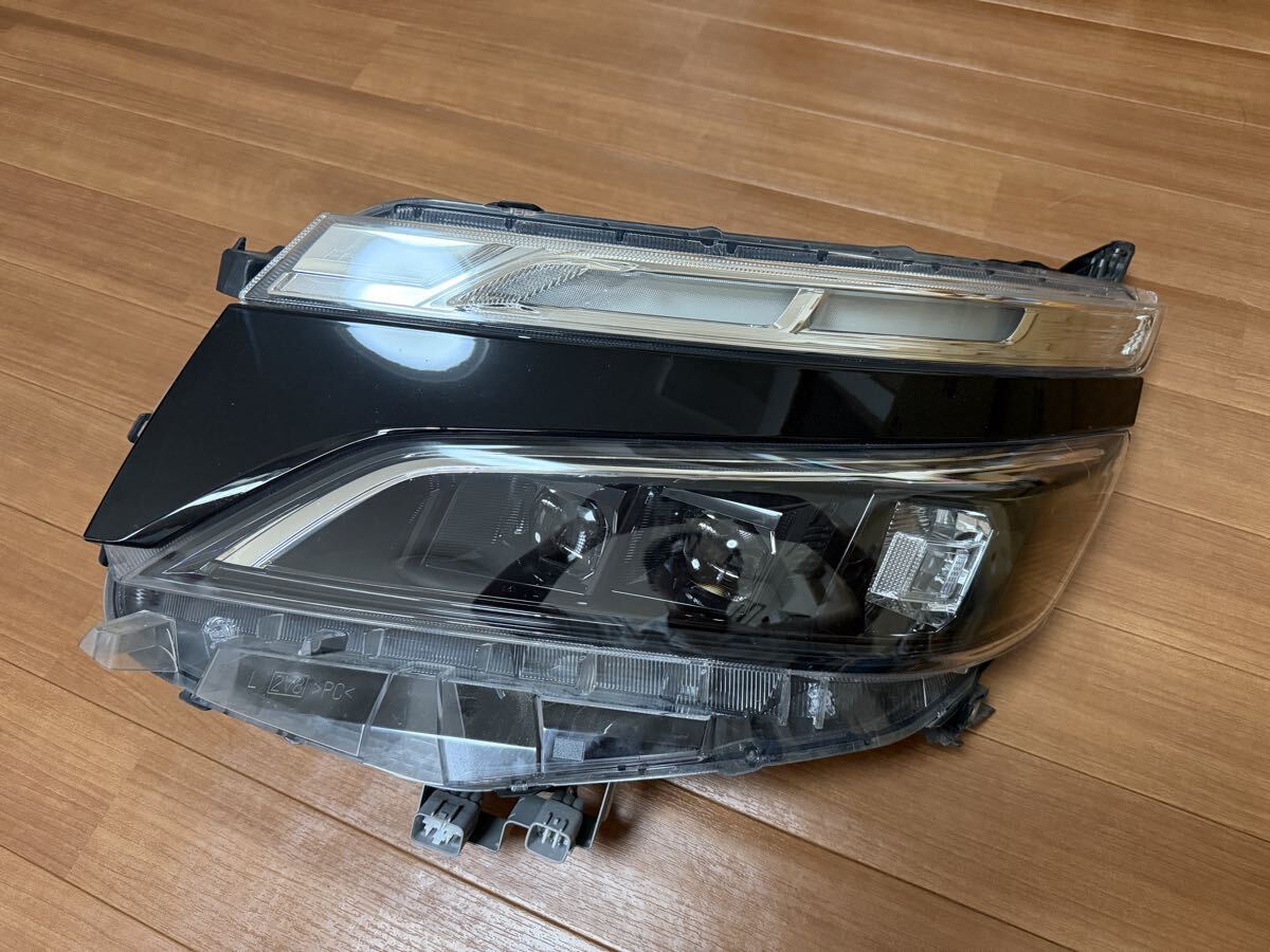！！美品！！80ヴォクシー　後期ヘッドライト　助手席側 ヴォクシー 80 後期 ヘッドライトの値段と価格推移は？｜73件の売買